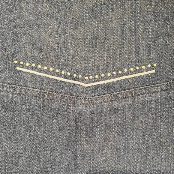 Haggar NWOT Women's Embroidered Jean Jacket in Size  12 - Picture 7 of 12